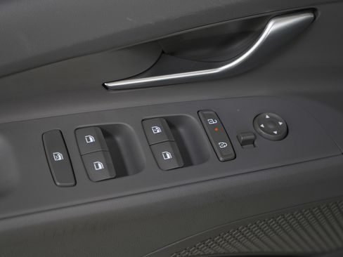 Certified 2025 Hyundai Elantra SEL image 20