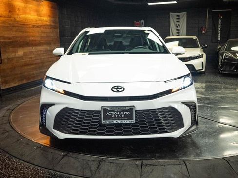 Used 2025 Toyota Camry SE w/ Multimedia Upgrade Package FWD image 4