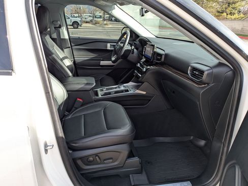 Used 2022 Ford Explorer Limited image 31