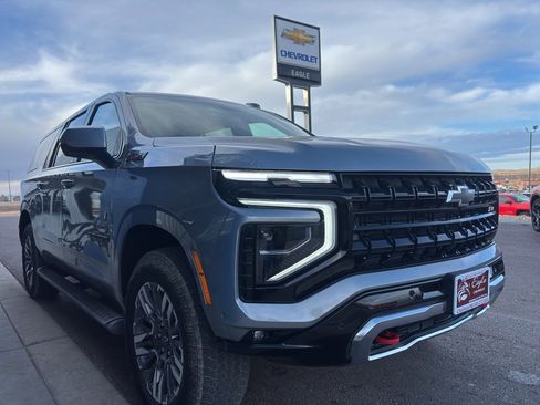 Used 2025 Chevrolet Suburban Z71 image 4