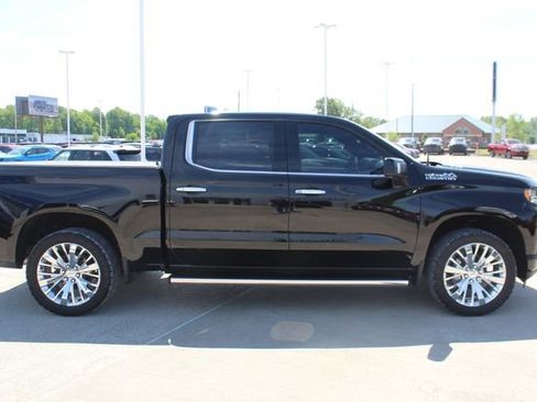 Used 2022 Chevrolet Silverado 1500 High Country w/ Safety Package II image 6