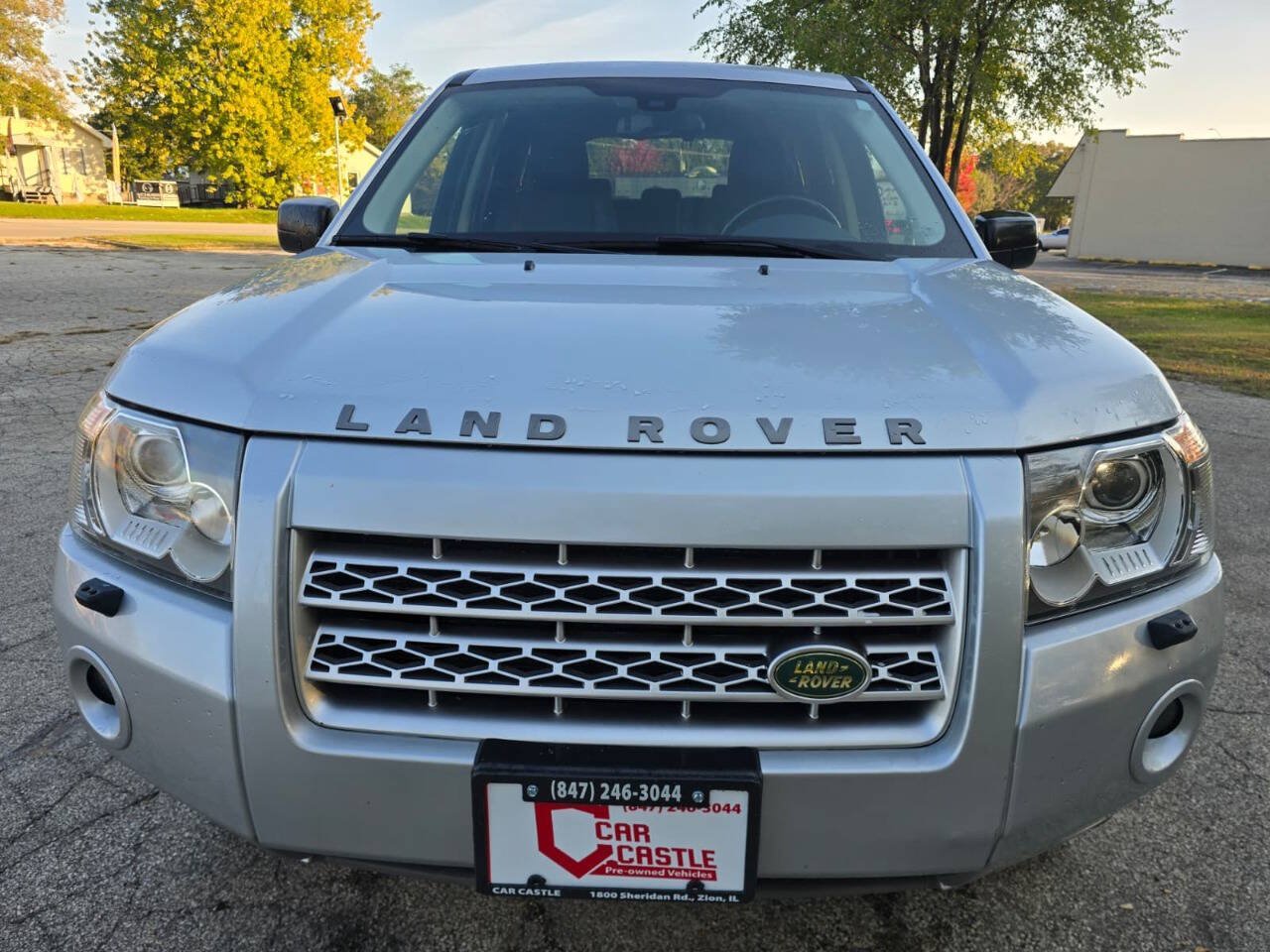 Used 2010 Land Rover LR2 HSE AWD/4WD image 2