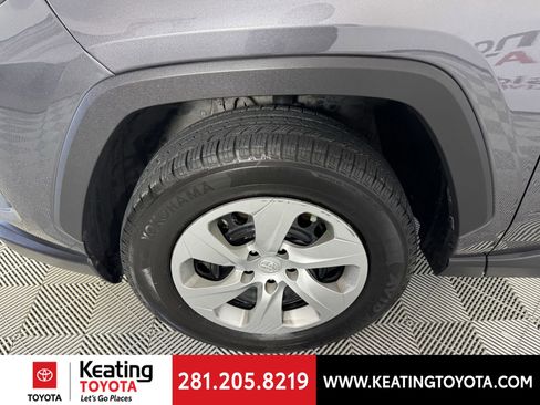 Certified 2021 Toyota RAV4 LE image 27