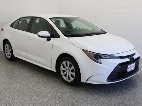 Used 2024 Toyota Corolla LE FWD image 4