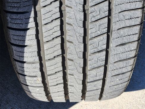 Used 2018 Ford Explorer Limited w/ Equipment Group 301A image 11