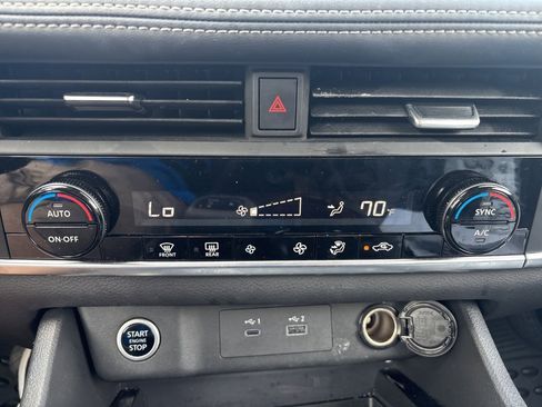 Used 2023 Nissan Rogue SV image 25