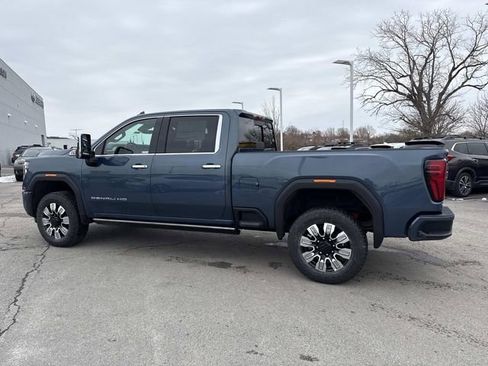 New 2026 GMC Sierra 2500 Denali w/ Denali Reserve Package image 9