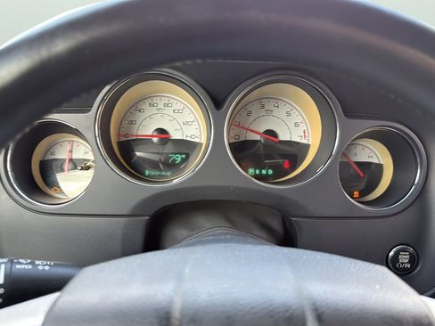 Used 2014 Dodge Challenger SXT RWD image 14