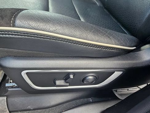 Used 2023 RAM 1500 Laramie AWD/4WD image 19