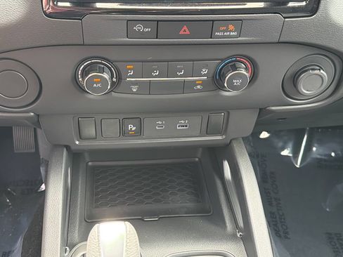 Used 2024 Nissan Frontier S w/ Technology Package RWD image 25