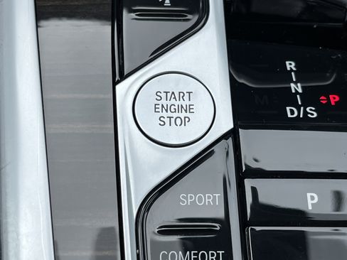 Used 2025 BMW X6 xDrive40i image 11