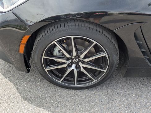 Used 2023 Toyota GR86 w/ ALL Weather Mat Package (TMS) RWD image 11