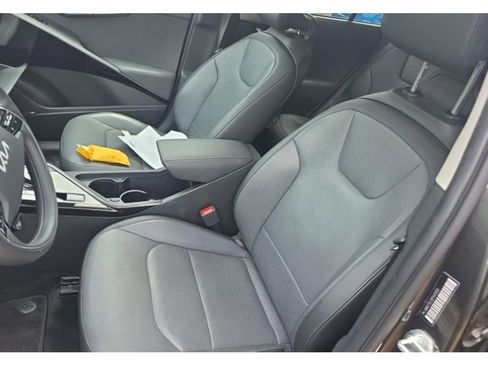 Used 2023 Kia Niro Wave FWD image 5