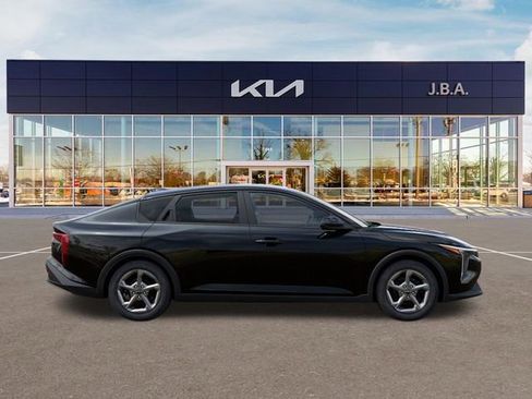 New 2026 Kia K4 LXS image 8