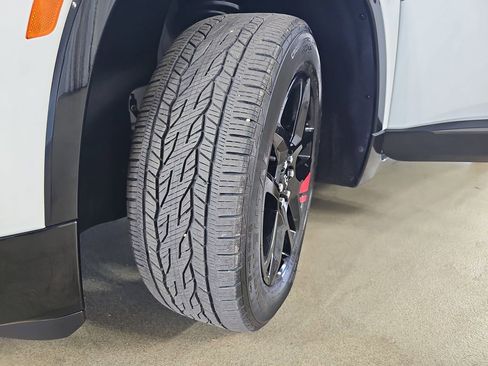 Certified 2023 Chevrolet Traverse Premier w/ Redline Edition AWD/4WD image 40