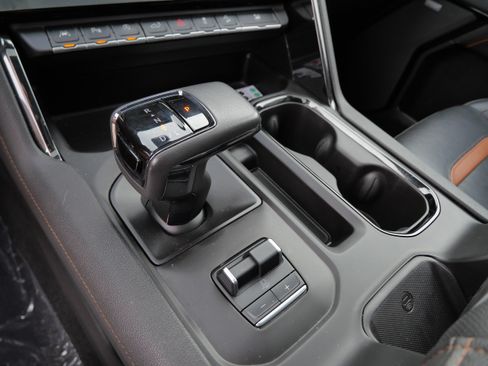 Used 2022 GMC Sierra 1500 AT4 w/ AT4 Premium Package AWD/4WD image 24