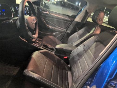 Used 2023 Volkswagen Jetta SE image 4