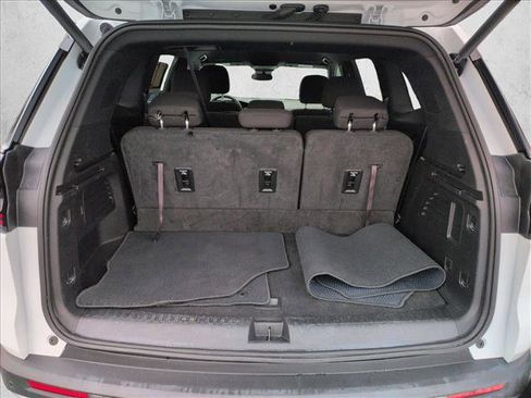 Used 2025 GMC Acadia Elevation image 6