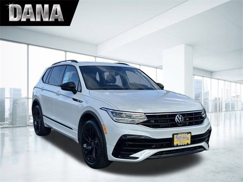 Used 2023 Volkswagen Tiguan SE R-Line image 1
