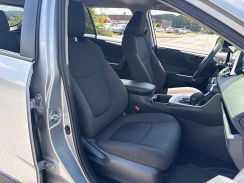 Used 2023 Toyota RAV4 LE AWD/4WD image 28