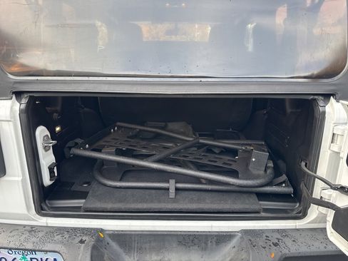 Used 2019 Jeep Wrangler Sport image 12