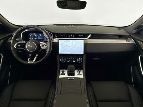 Certified 2025 Jaguar F-PACE R-Dynamic S AWD/4WD image 9