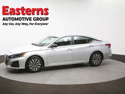Used 2024 Nissan Altima 2.5 SV image 57