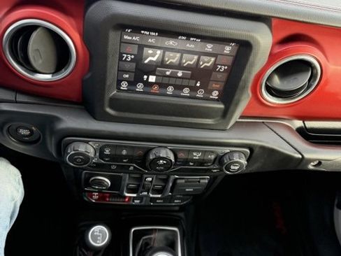 Used 2020 Jeep Gladiator Rubicon w/ LED Lighting Group image 29