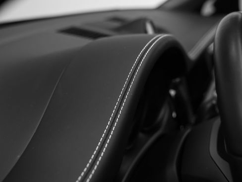 Certified 2023 Porsche Macan GTS image 34