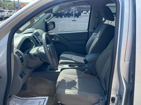 Used 2016 Nissan Frontier SV AWD/4WD image 9