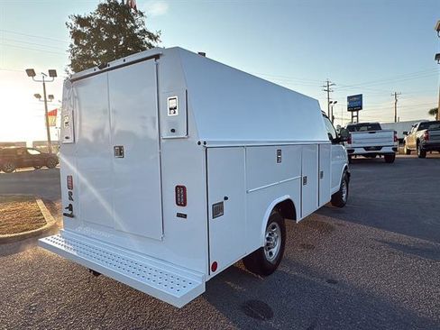 New 2025 Chevrolet Express 3500 w/ Power Convenience Package image 9