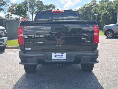 Used 2022 Chevrolet Colorado Z71 w/ Z71 Midnight Edition AWD/4WD image 13