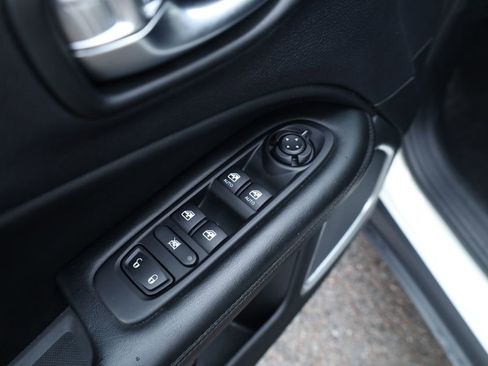 Used 2020 Jeep Compass Latitude FWD image 31