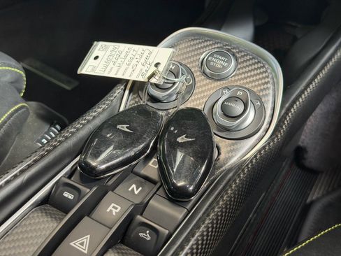 Used 2020 McLaren 600LT Spider RWD image 20
