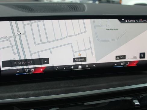 Used 2025 BMW X7 xDrive40i w/ Executive Package image 19