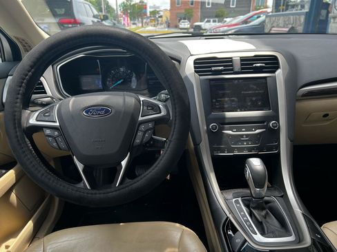 Used 2013 Ford Fusion SE FWD image 13