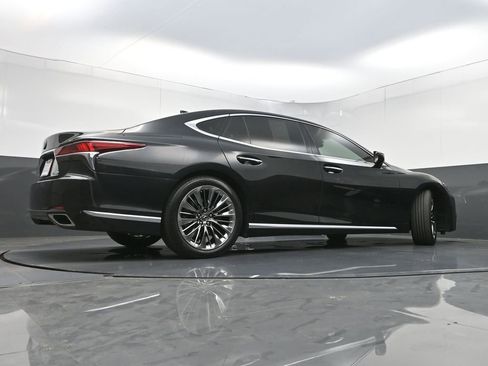 Used 2020 Lexus LS 500 w/ Accessory Package (Z2) RWD image 30
