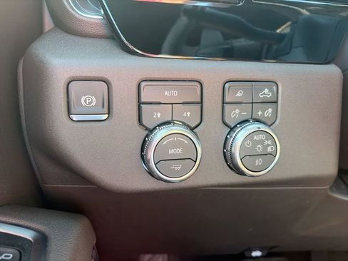 New 2026 GMC Sierra 1500 SLT w/ SLT Premium Package AWD/4WD image 26