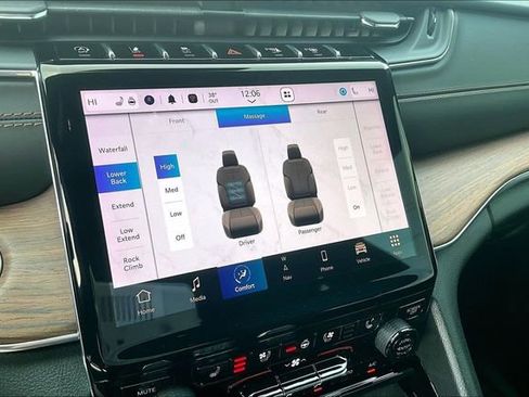 Used 2022 Jeep Grand Cherokee L Summit w/ Advanced Protech Group IV image 30