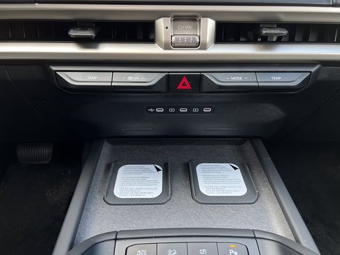 Used 2027 Kia Telluride S w/ Towing Package FWD image 27