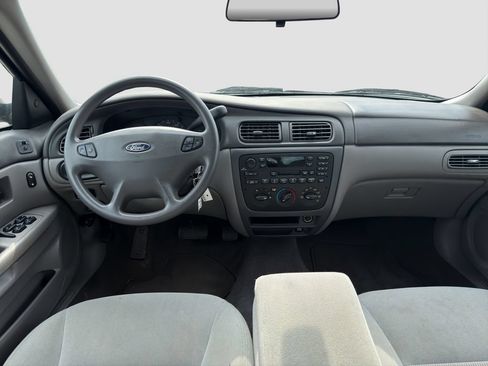 Used 2003 Ford Taurus SE FWD image 14