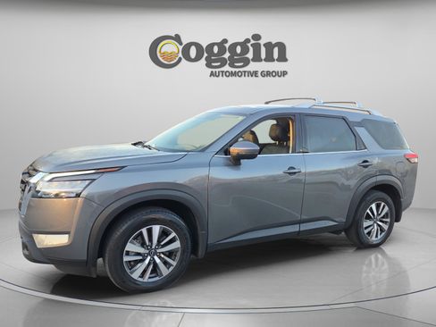 Certified 2024 Nissan Pathfinder SL w/ Cargo Package image 1