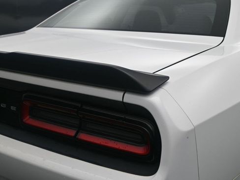 Used 2019 Dodge Challenger R/T w/ Driver Convenience Group RWD image 9