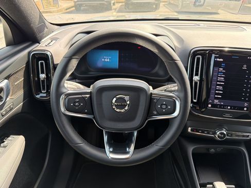 Used 2023 Volvo C40 P8 Recharge Ultimate image 16