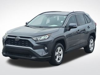 Used 2019 Toyota RAV4 XLE video 2