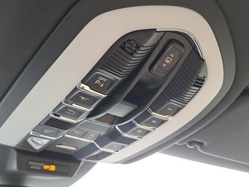 New 2026 Porsche Macan Turbo image 36