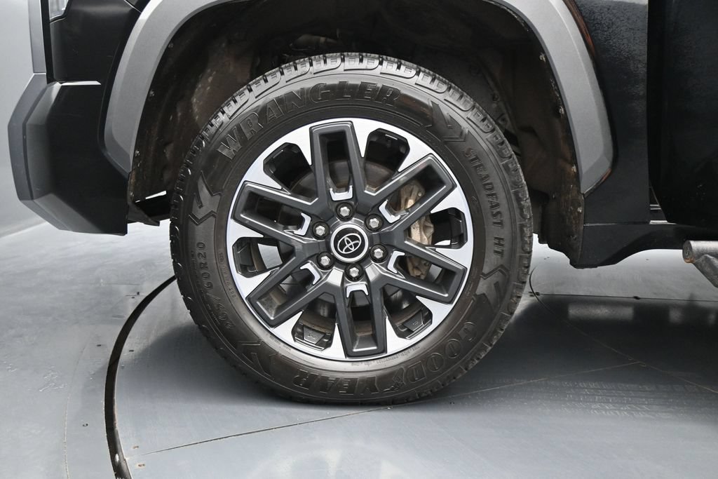 Used 2023 Toyota Tundra Limited AWD/4WD image 27