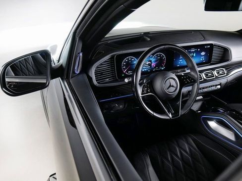 Used 2024 Mercedes-Benz Maybach GLS 600 4MATIC image 30