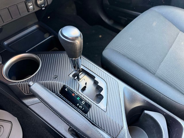 Used 2015 Toyota RAV4 LE AWD/4WD image 30