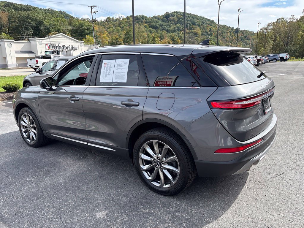 Used 2021 Lincoln Corsair AWD w/ Premium Package image 3
